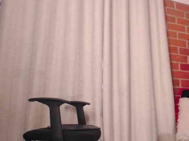 Madam-Agatha webcam