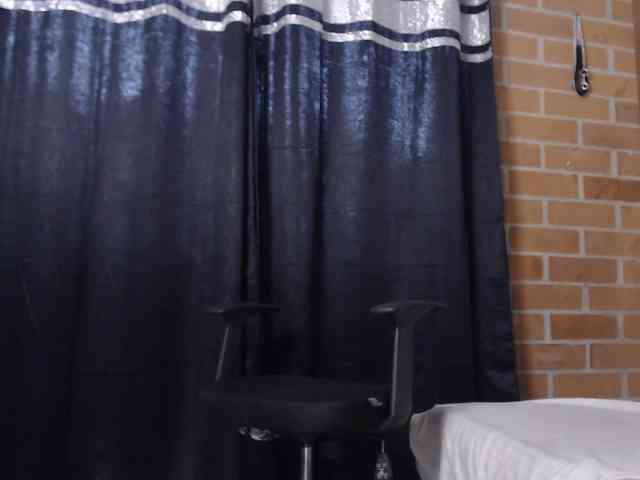 Madam-Agatha webcam