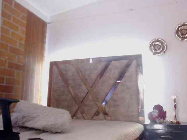 Madam-Agatha webcam