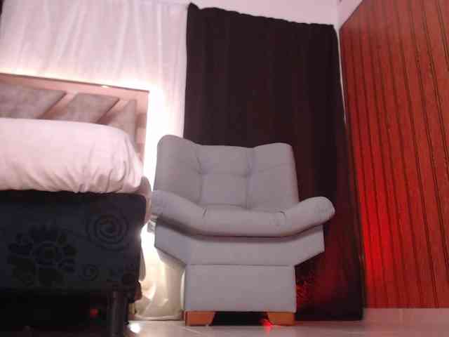 Madam-Agatha webcam
