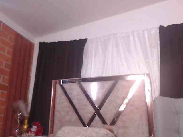 Madam-Agatha webcam