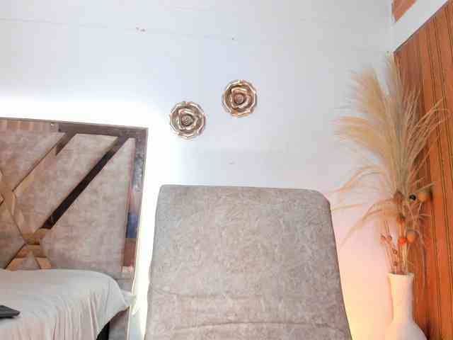 Madam-Agatha webcam