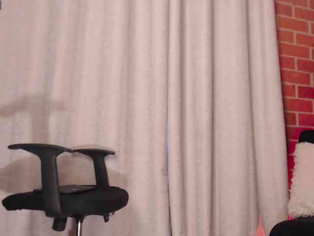 Madam-Agatha webcam