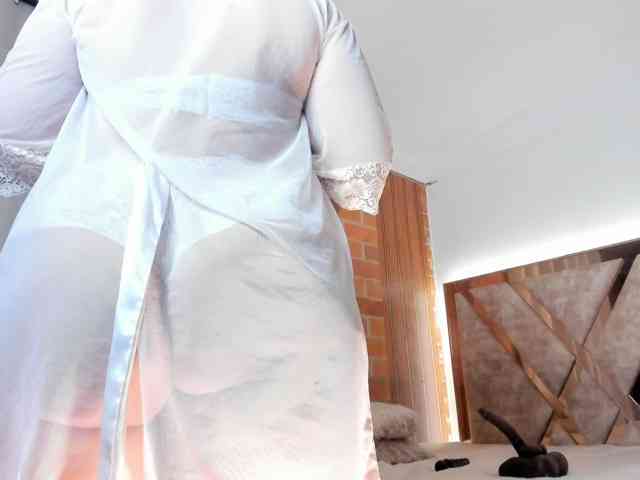 Madam-Agatha webcam