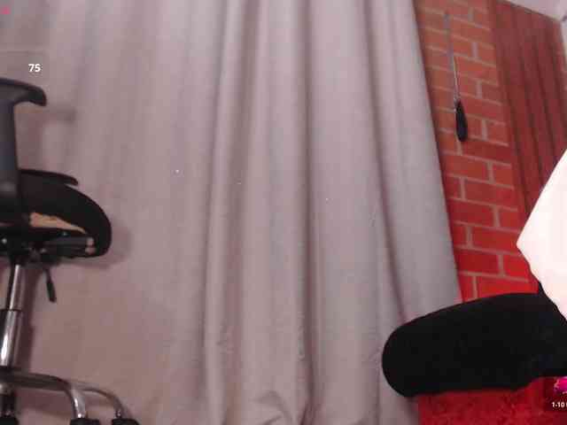 Madam-Agatha webcam