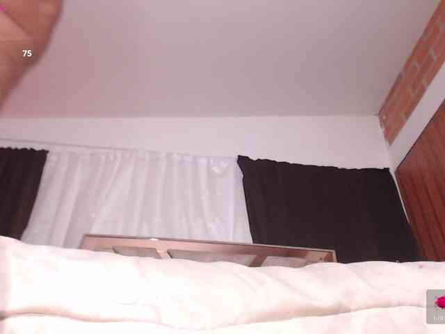 Madam-Agatha webcam