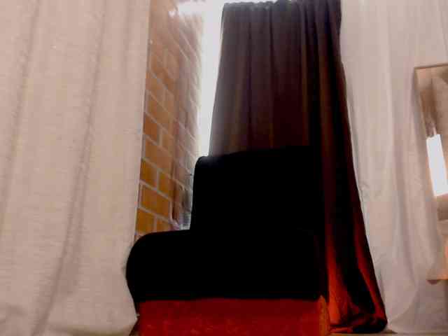 Madam-Agatha webcam