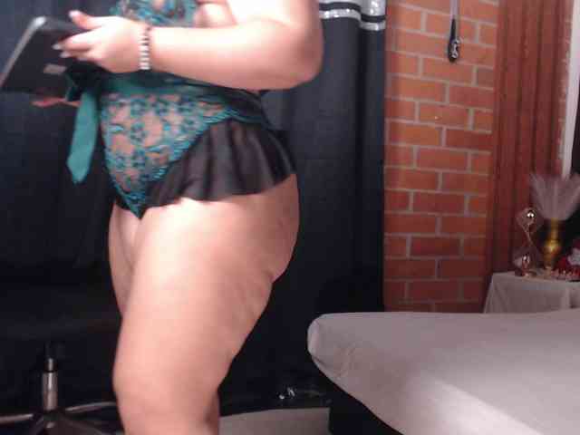 Madam-Agatha webcam