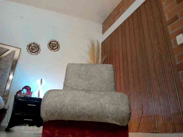 Madam-Agatha webcam