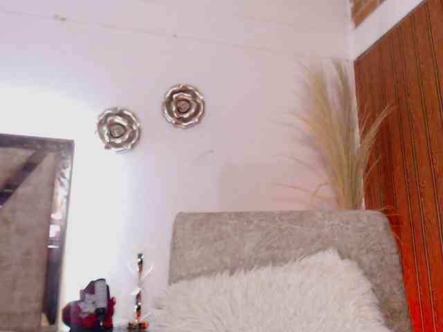 Madam-Agatha webcam