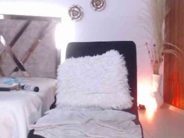 Madam-Agatha webcam