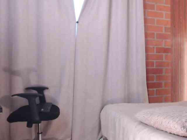 Madam-Agatha webcam