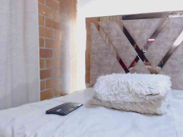 Madam-Agatha webcam
