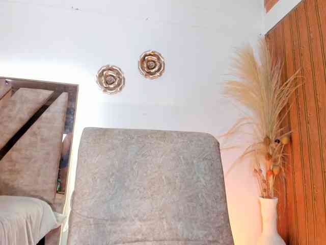 Madam-Agatha webcam