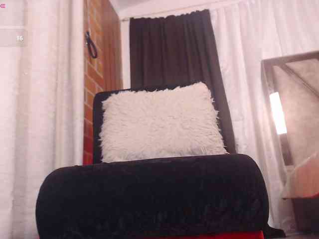 Madam-Agatha webcam
