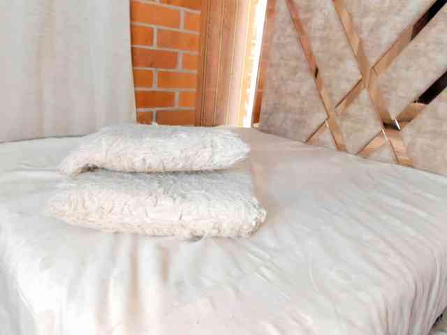 Madam-Agatha webcam