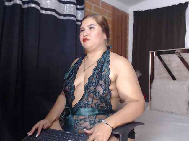 Madam-Agatha webcam