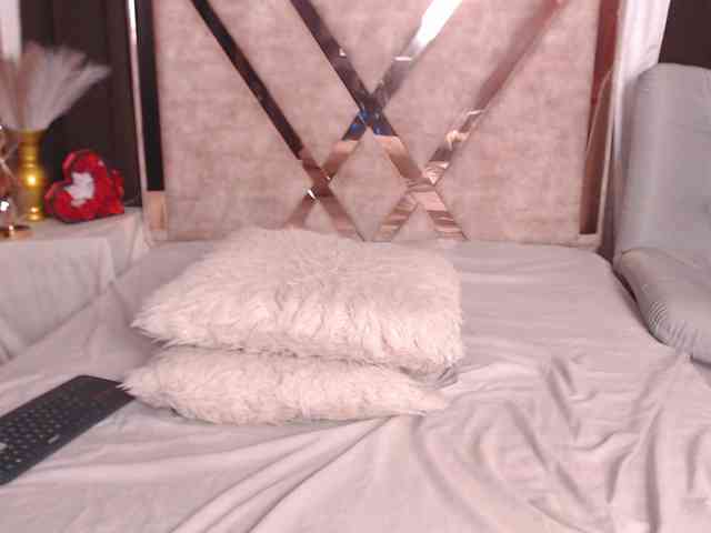 Madam-Agatha webcam