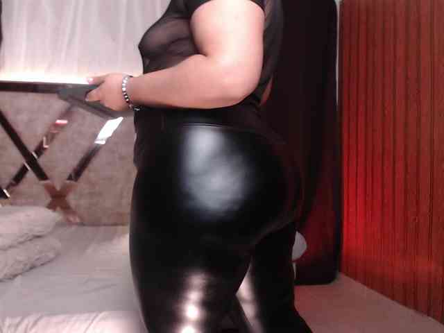 Madam-Agatha webcam
