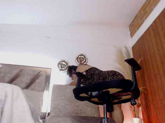 Madam-Agatha webcam