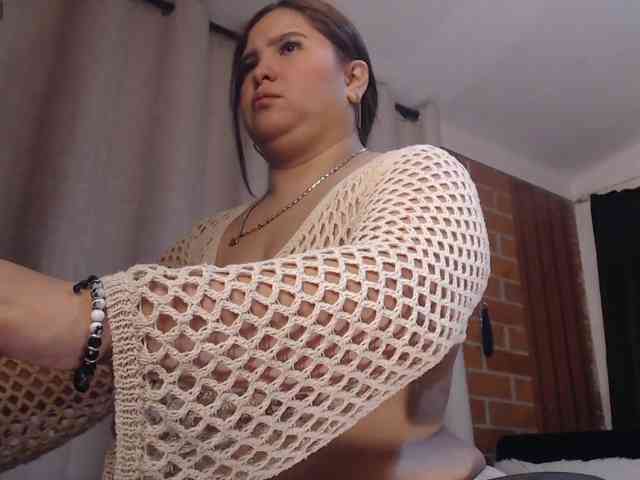 Madam-Agatha webcam