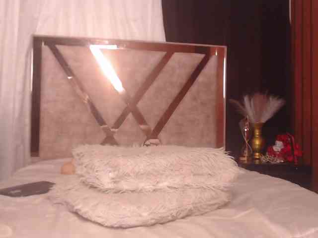 Madam-Agatha webcam