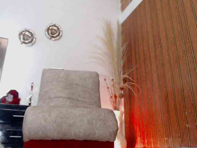 Madam-Agatha webcam
