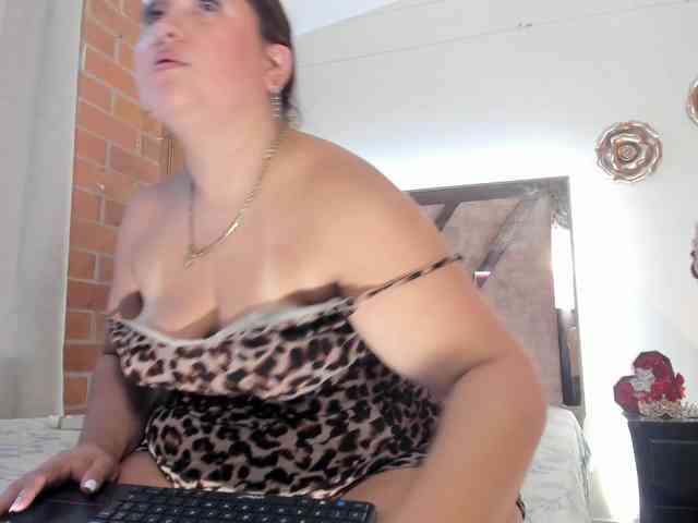 Madam-Agatha webcam