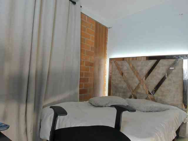 Madam-Agatha webcam