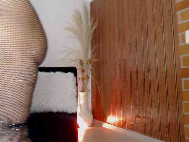 Madam-Agatha webcam