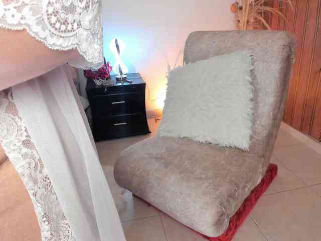 Madam-Agatha webcam