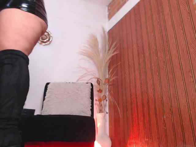 Madam-Agatha webcam