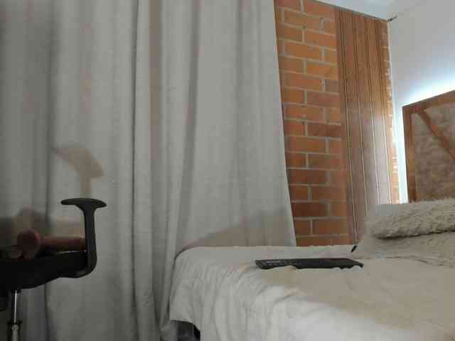 Madam-Agatha webcam