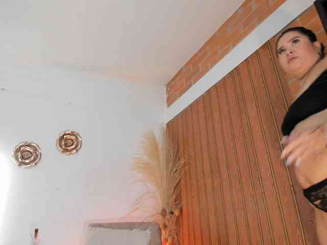 Madam-Agatha webcam