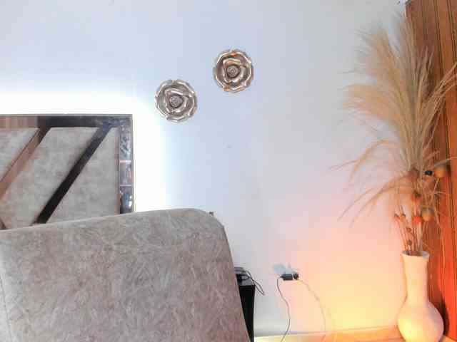 Madam-Agatha webcam