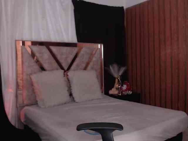 Madam-Agatha webcam