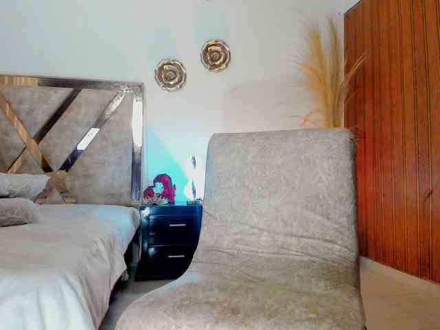 Madam-Agatha webcam