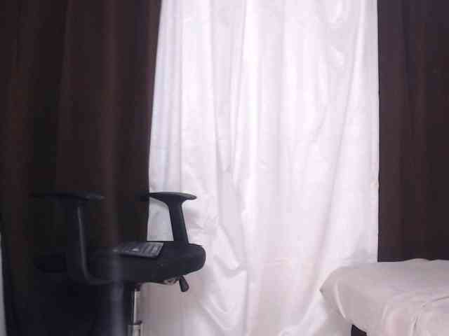 Madam-Agatha webcam