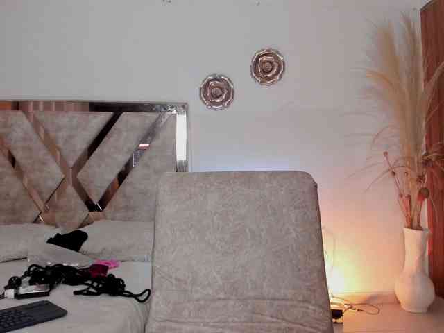 Madam-Agatha webcam