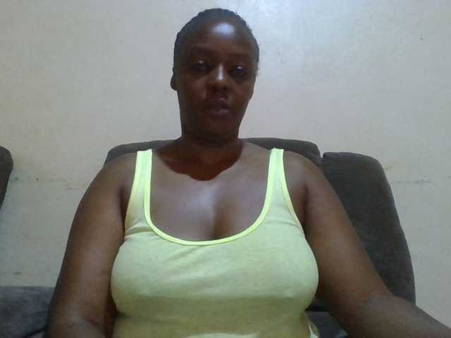 Prettylexxi live cam on BongaCams
