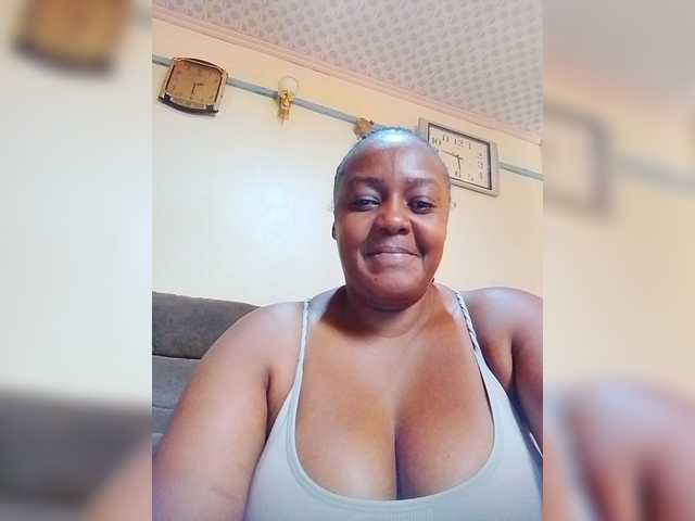 Prettylexxi live cam on BongaCams