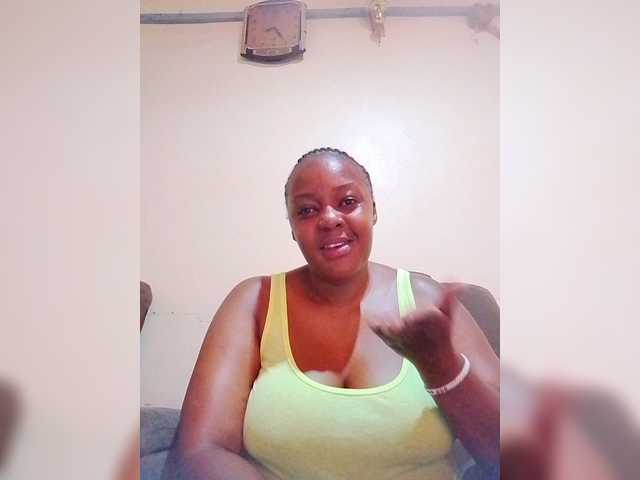 Prettylexxi live cam on BongaCams