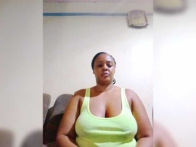 Prettylexxi live cam on BongaCams