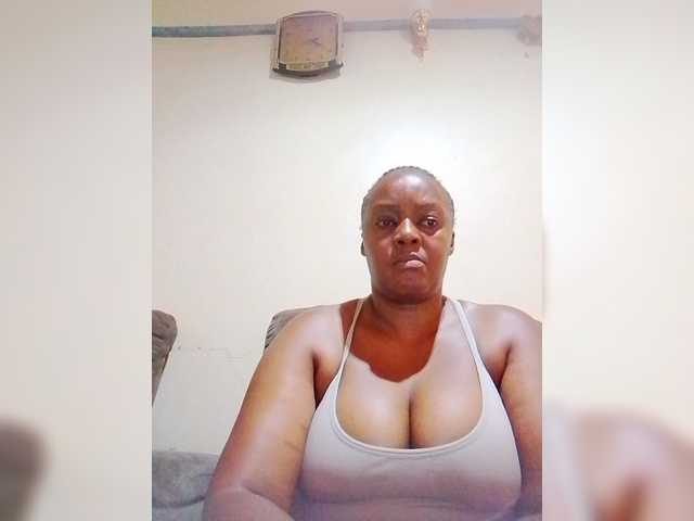 Prettylexxi live cam on BongaCams