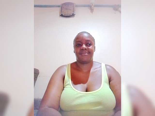 Prettylexxi live cam on BongaCams