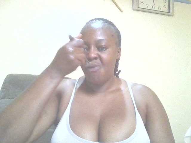 Prettylexxi live cam on BongaCams