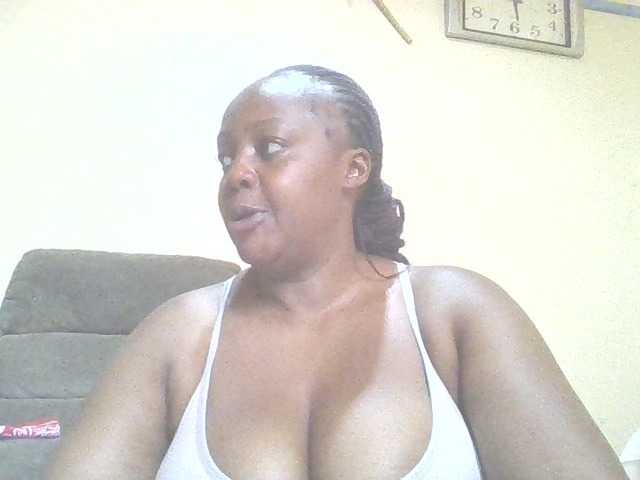 Prettylexxi live cam on BongaCams