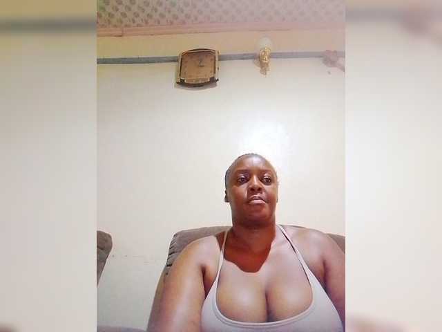 Prettylexxi live cam on BongaCams