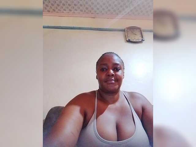 Prettylexxi live cam on BongaCams