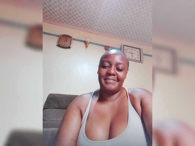 Prettylexxi live cam on BongaCams